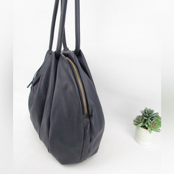 HOBO Divine Navy Blue Shoulder Bag - Picture 4 of 10